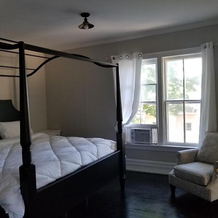 Bed and Breakfast Charlevoix House Екстер'єр фото