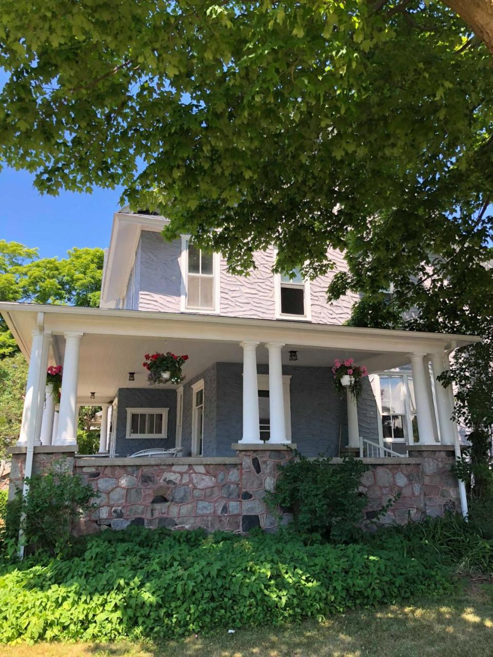 Bed and Breakfast Charlevoix House Екстер'єр фото
