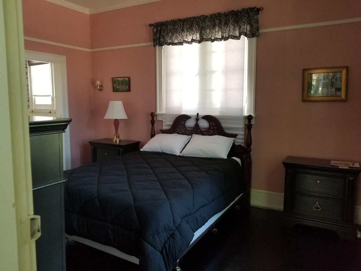 Bed and Breakfast Charlevoix House Екстер'єр фото