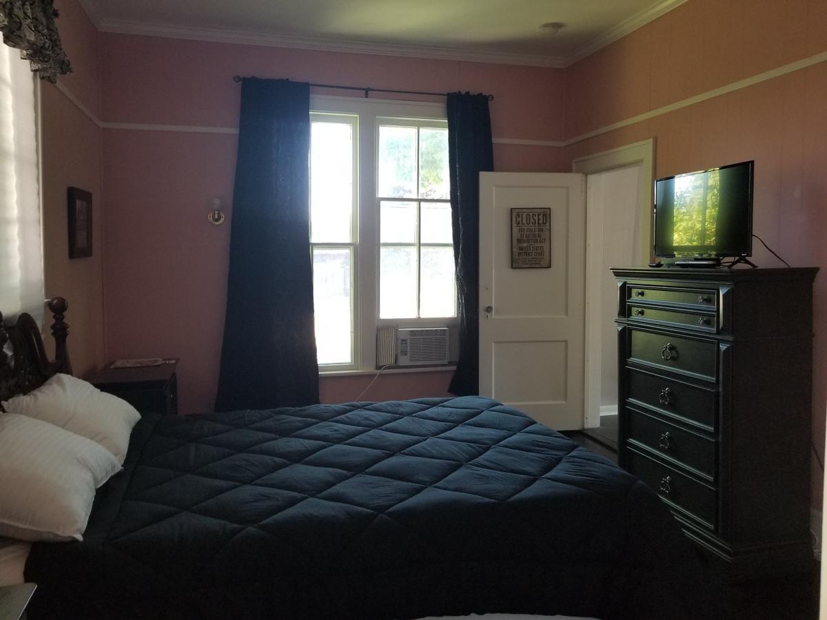 Bed and Breakfast Charlevoix House Екстер'єр фото
