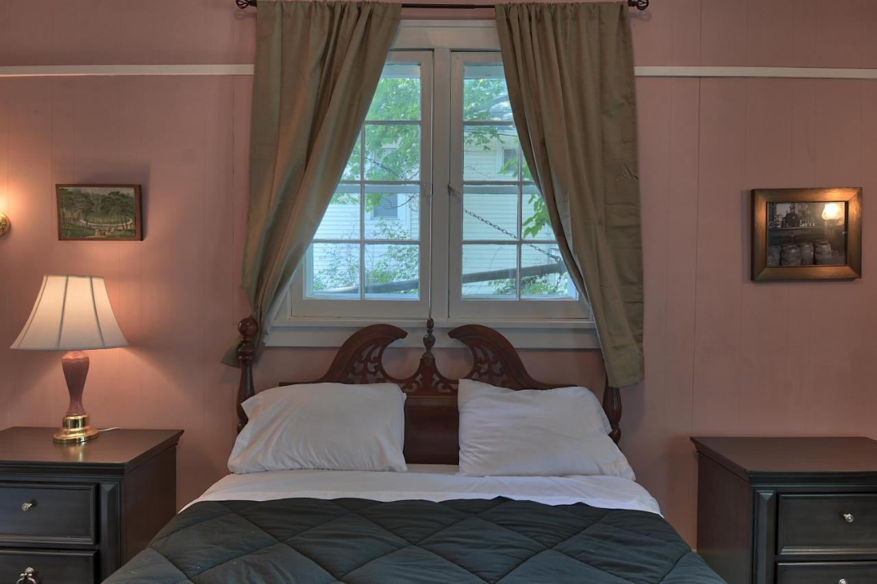 Bed and Breakfast Charlevoix House Екстер'єр фото
