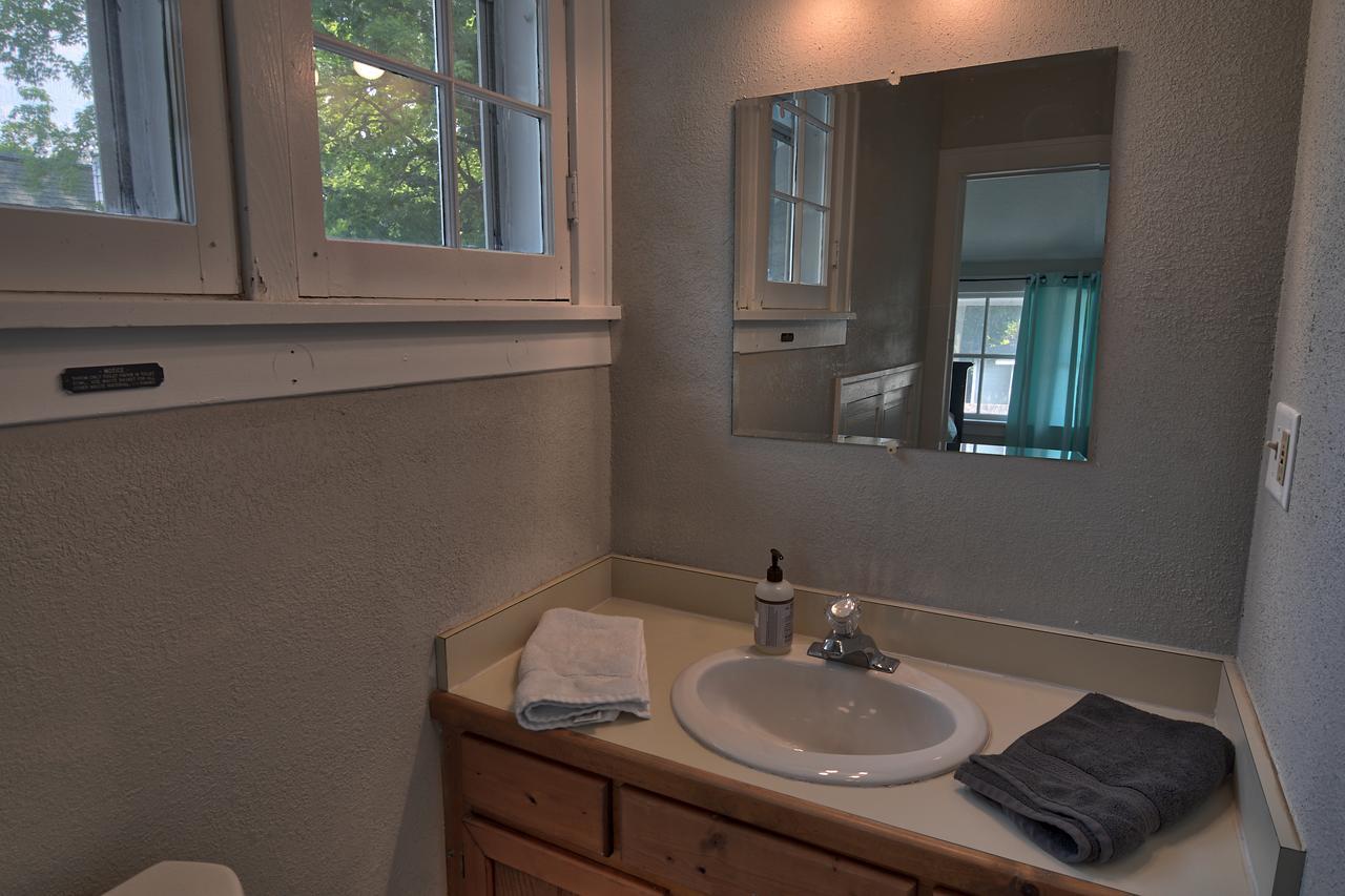 Bed and Breakfast Charlevoix House Екстер'єр фото