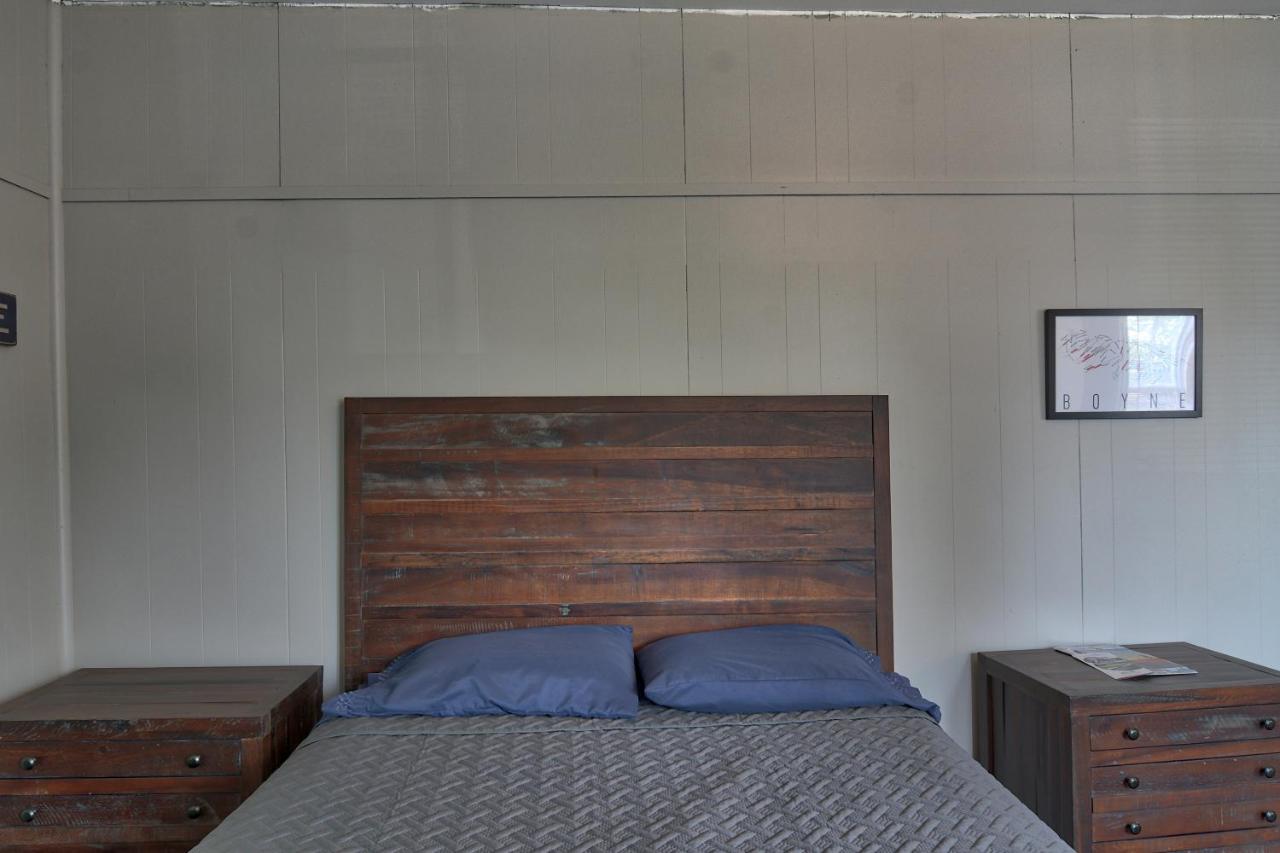 Bed and Breakfast Charlevoix House Екстер'єр фото
