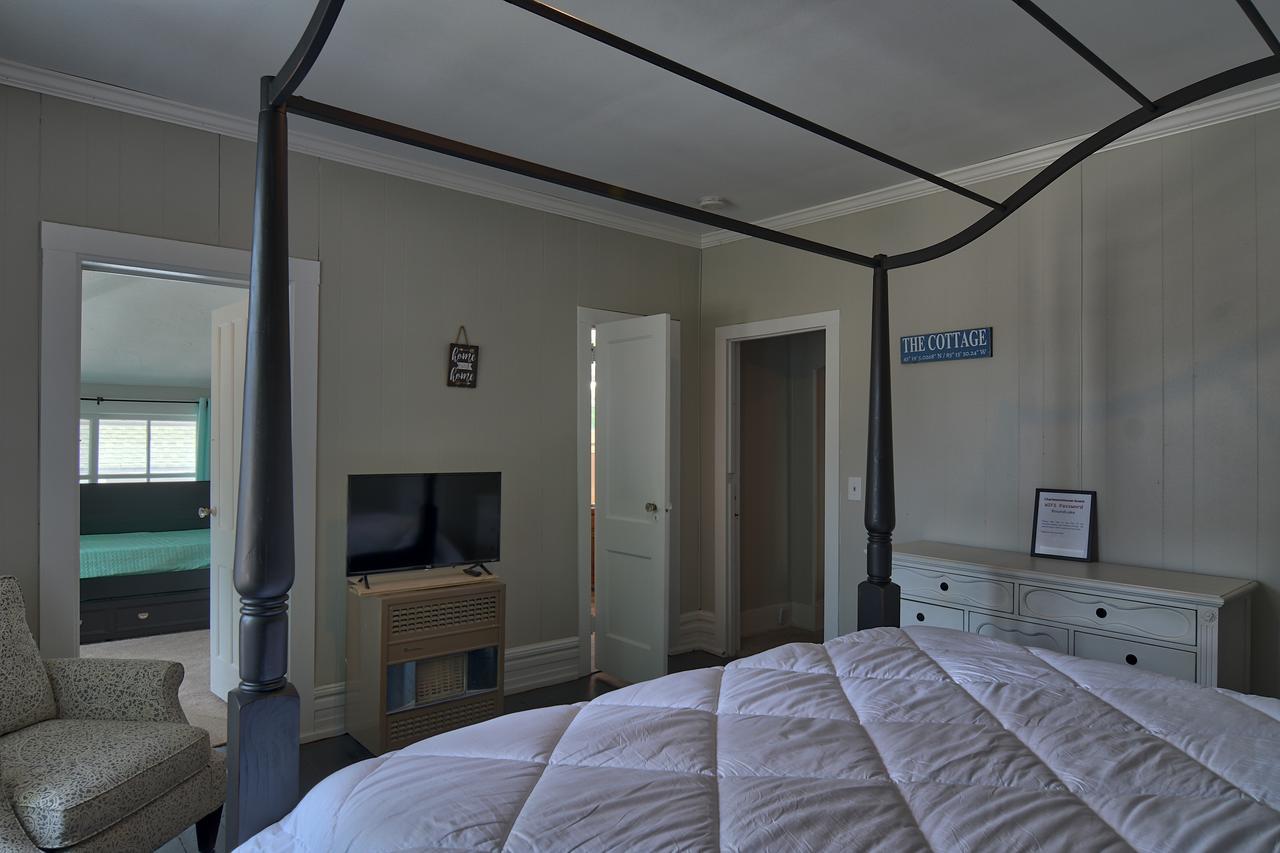 Bed and Breakfast Charlevoix House Екстер'єр фото