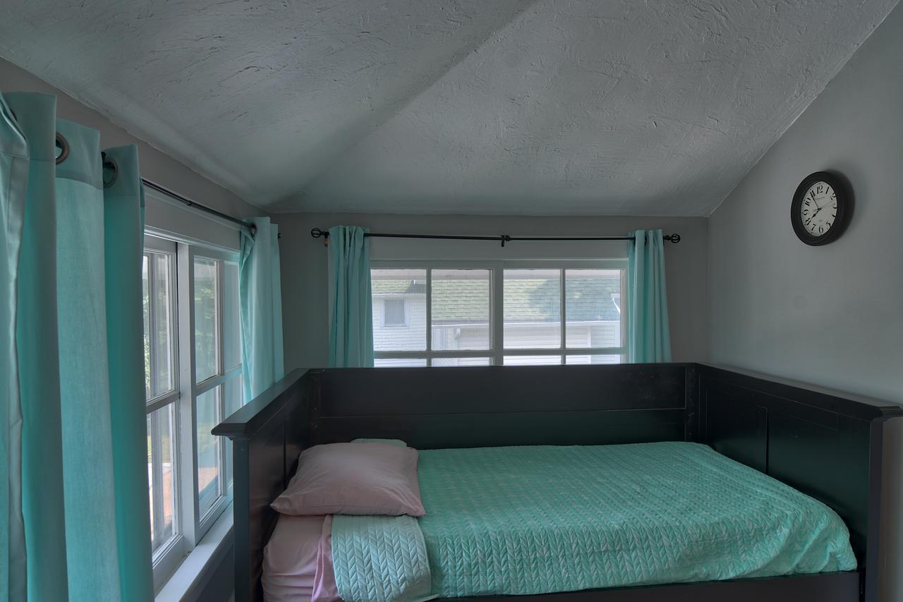 Bed and Breakfast Charlevoix House Екстер'єр фото