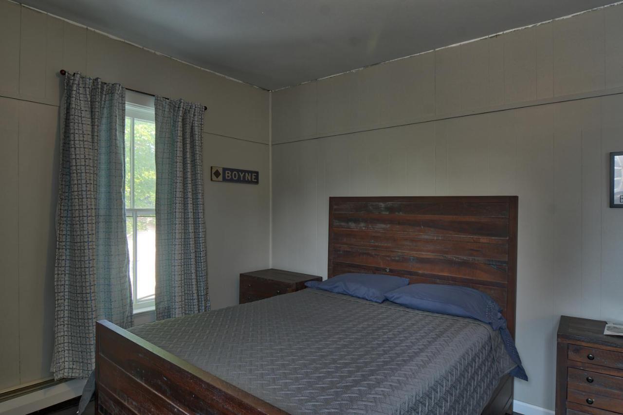 Bed and Breakfast Charlevoix House Екстер'єр фото