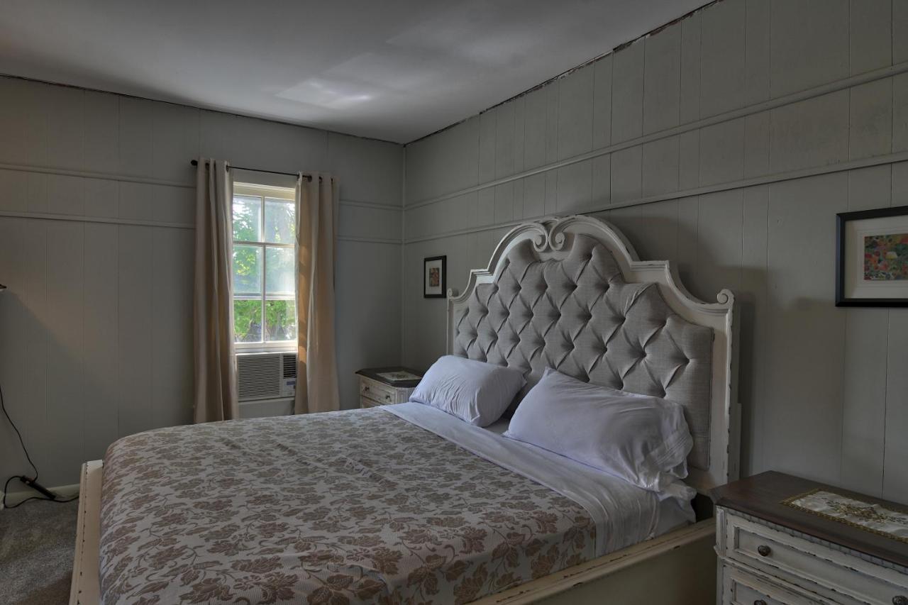 Bed and Breakfast Charlevoix House Екстер'єр фото