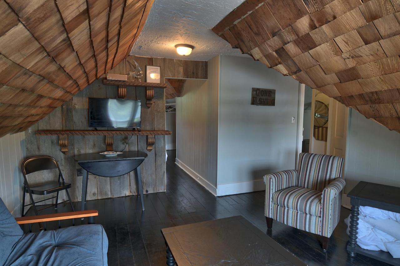 Bed and Breakfast Charlevoix House Екстер'єр фото