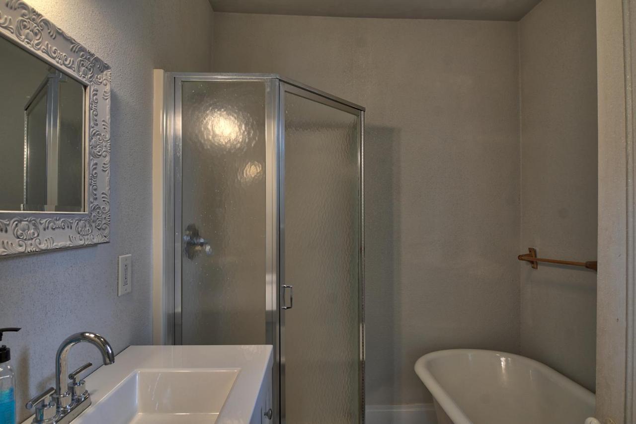 Bed and Breakfast Charlevoix House Екстер'єр фото