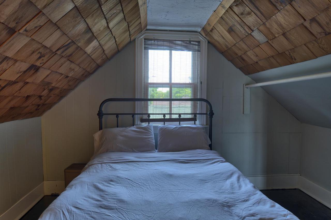 Bed and Breakfast Charlevoix House Екстер'єр фото
